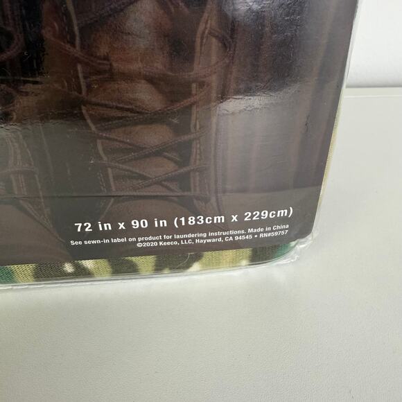 NIP Performance 100% Polyester Green Camo Camouflage Fleece Blanket 72" x 90" - Picture 4 of 5